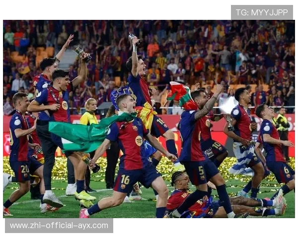 巴萨佩德里训练中穿插跑动极富智慧